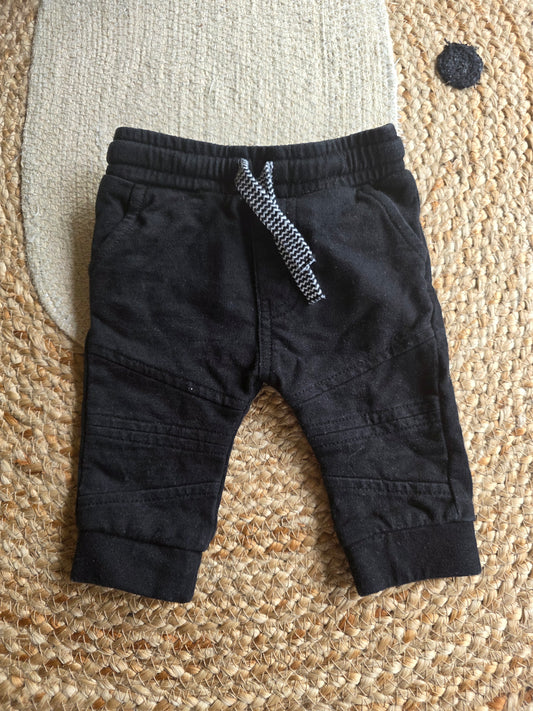 Prénatal broekje maat 56