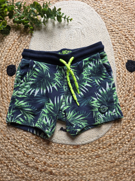 WE korte broek maat 98 -K211
