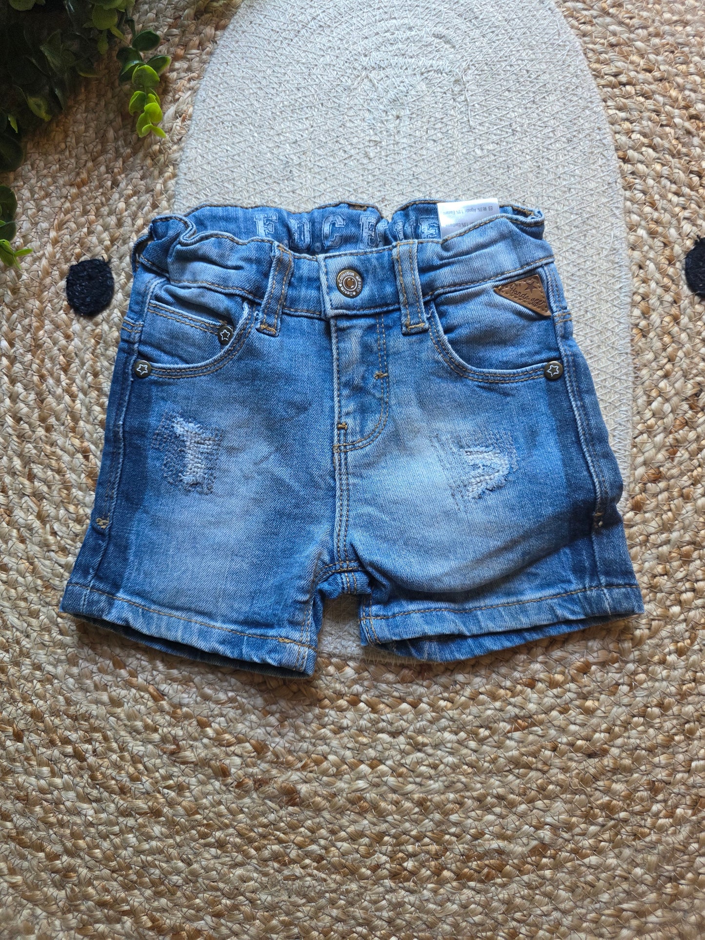 Feetje korte broek maat 74 -K216