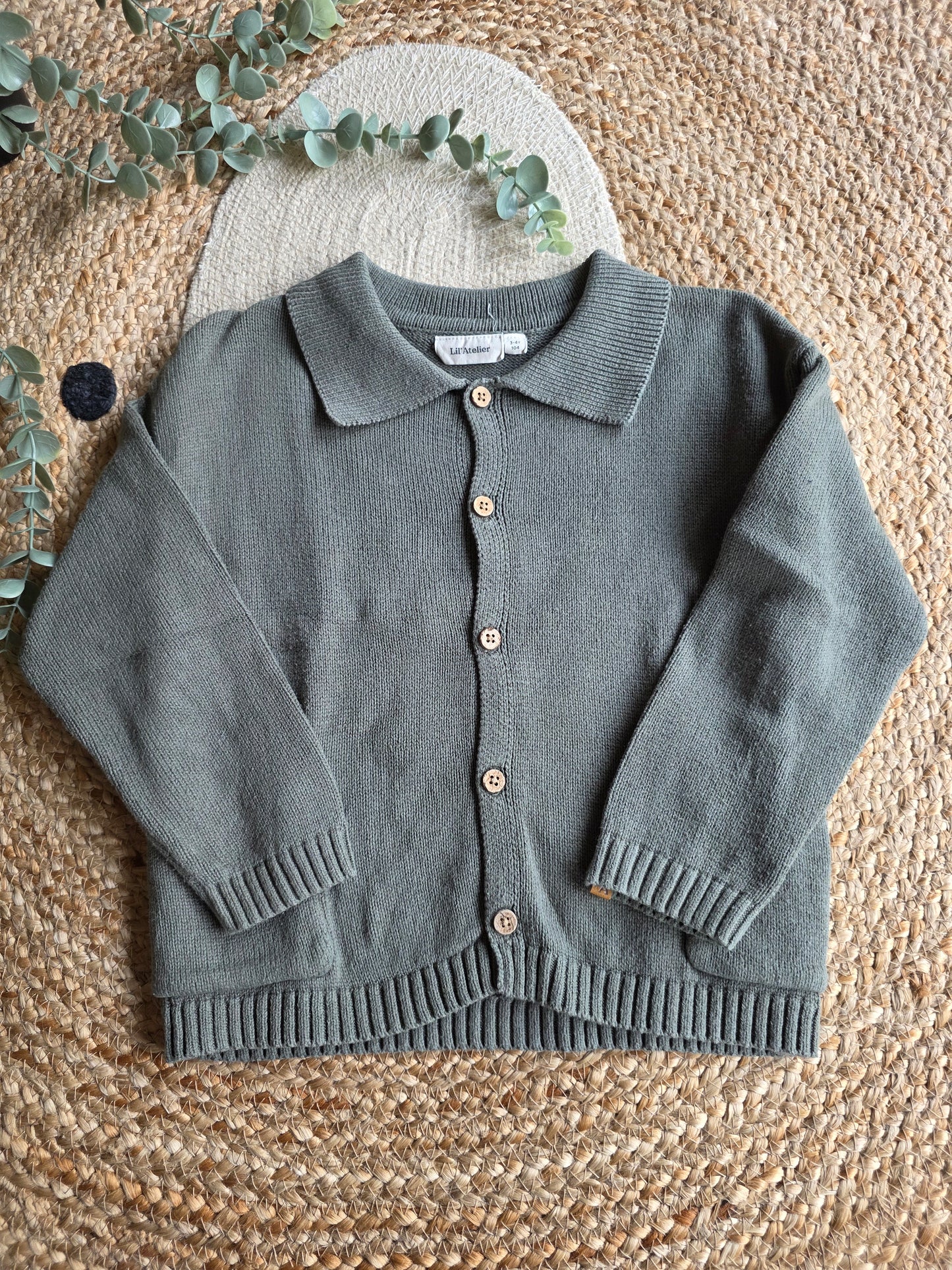 Lil atelier vestje maat 104