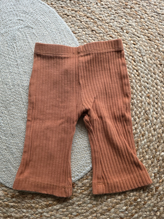 Hema broekje maat 62