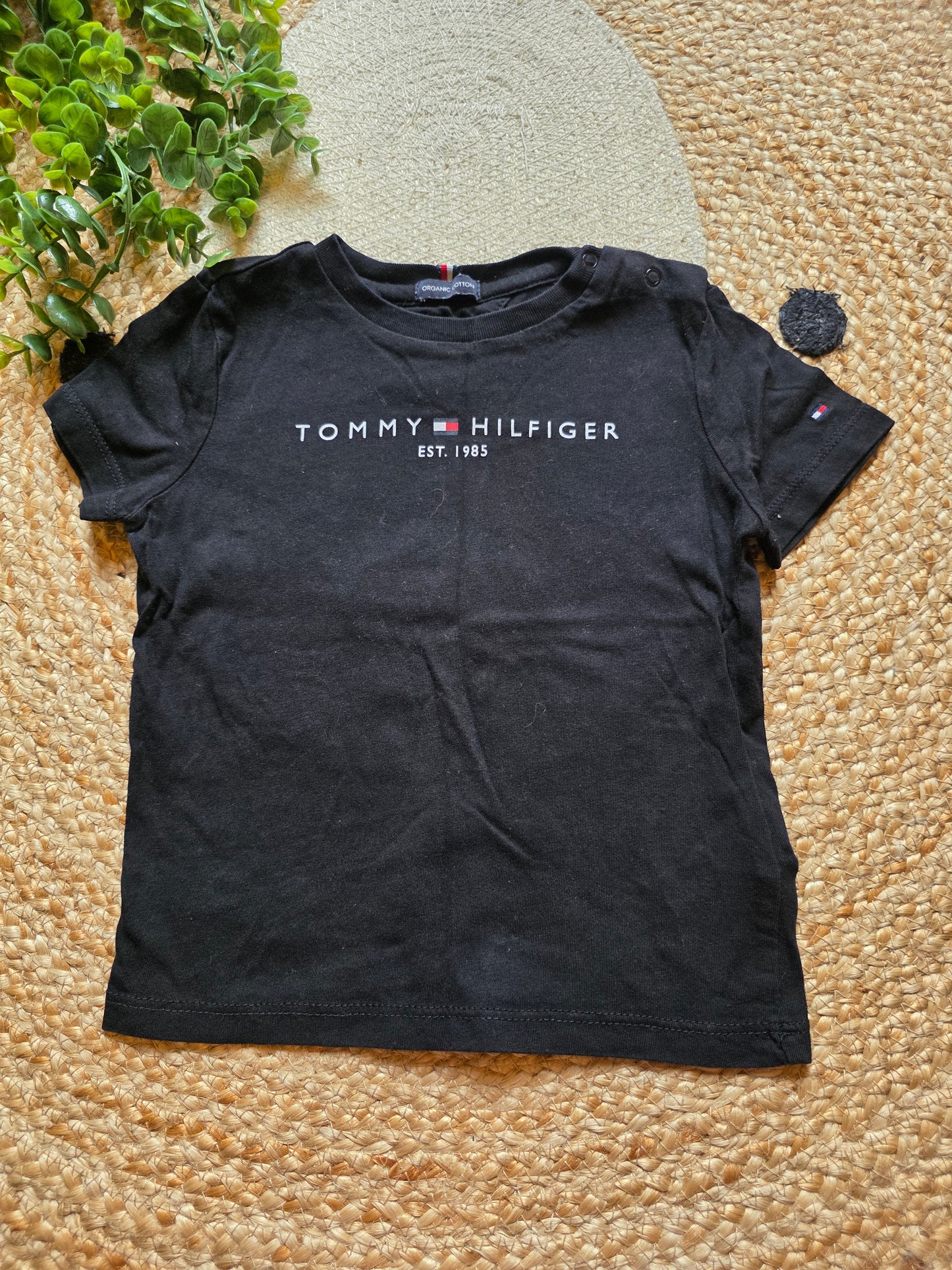 Tommy Hilfiger tshirt maat 92 -K226