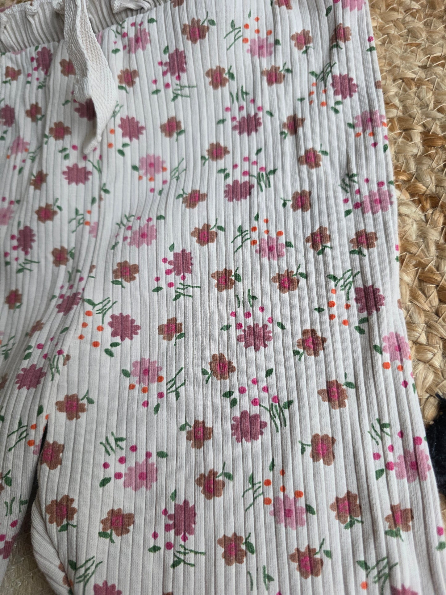 Hema broekje maat 98