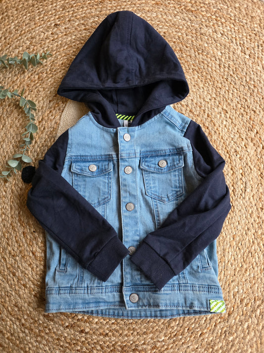 B nosy vest maat 104