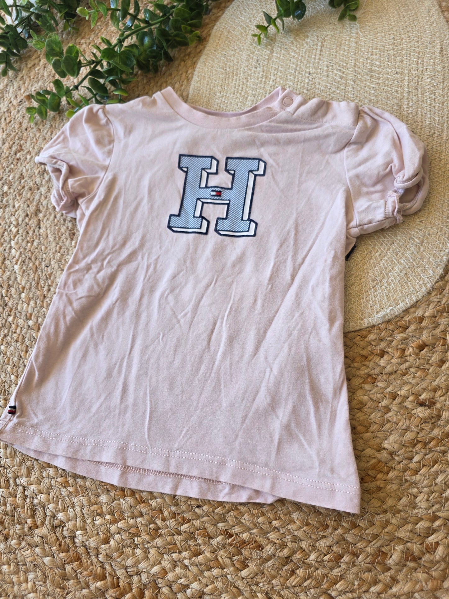 Tommy hilfiger tshirt maat 86 -K209